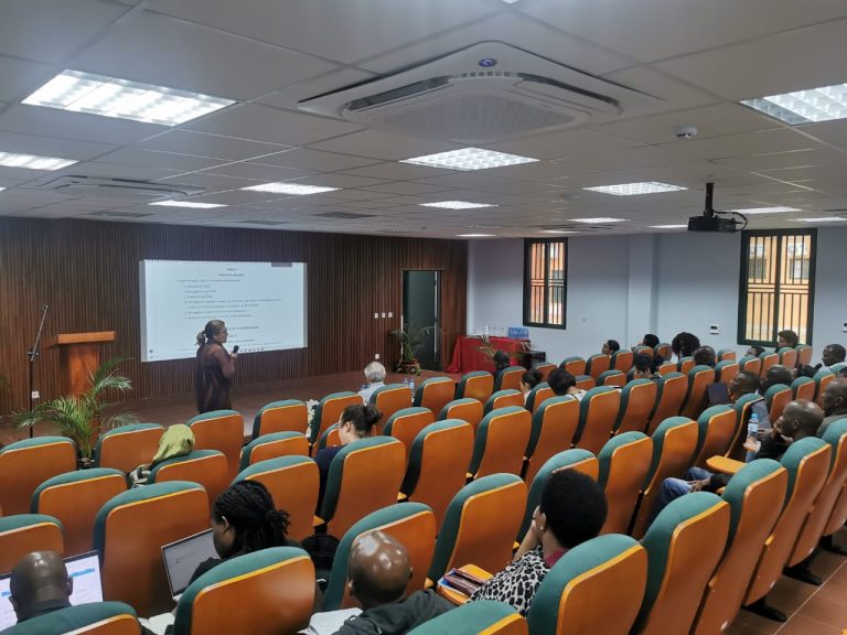 UEM e Fiocruz esboçam estratégias para a formalização do sistema de gestão e partilha de laboratórios na UEM